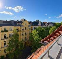 Bezugsfreie Dachgeschosswohnung mit Südwest-Terrasse nahe der Schloßstraße - Berlin Steglitz