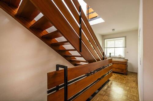 Treppenaufgang zum Dachgeschoss - 