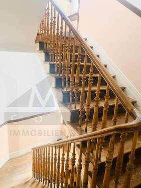 Treppenhaus__ - Etagenwohnung mit 58,00 m² in Frankfurt zum Kaufen