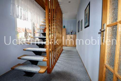 Flur - Mehrfamilienhaus, Wohnhaus mit 140,00 m&sup2; in Templin zum Kaufen