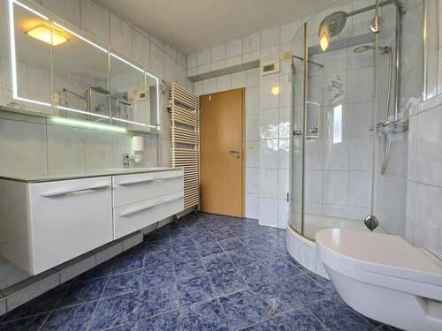 Badezimmer Ansicht 2 - 