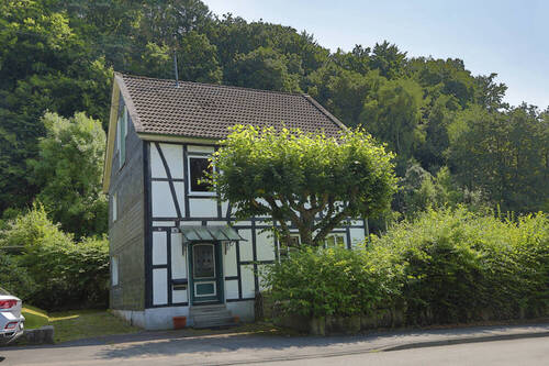 halb versteckt - Charmantes Fachwerkhaus mit Geschichte und Atmosphäre