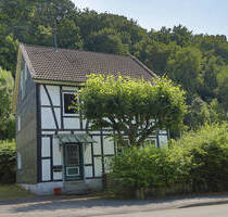 Charmantes Fachwerkhaus mit Geschichte und Atmosphäre - Gummersbach / Dieringhausen