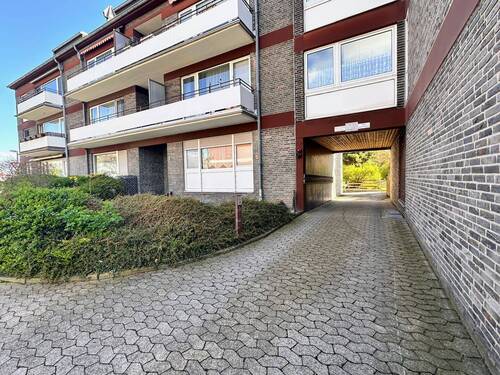 Durchfahrt - 2 Zimmer Etagenwohnung in Neuss