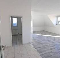 Moderne Dachgeschosswohnung. Schicke Aufteilung, Balkon und wenig Schrägen - Dortmund Lütgendortmund