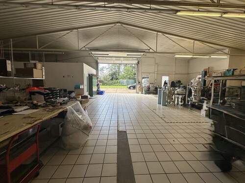 Blick zur Rückseite der Halle - 