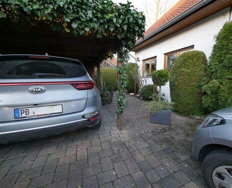 Carport und Stellplatz - 