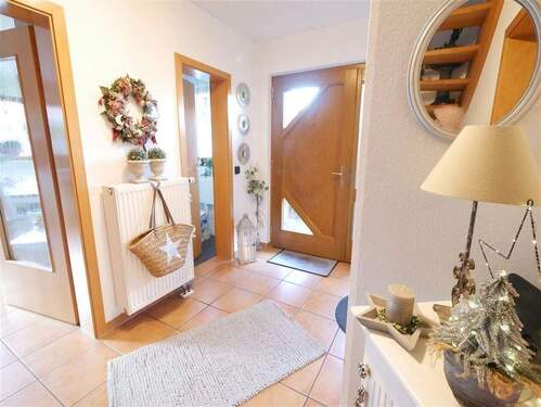 Eingangsbereich - Doppelhaushälfte mit 117,00 m&sup2; in Hövelhof zum Kaufen