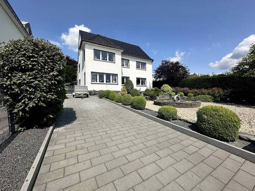 4. Zufahrt Einliegerwohnung - Mehrfamilienhaus, Wohnhaus mit 279,00 m&sup2; in Hückelhoven zum Kaufen