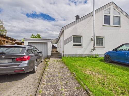 Stelplätze/Garaqge - 1 Zimmer Einfamilienhaus zum Kaufen in Rottweil / Bühlingen