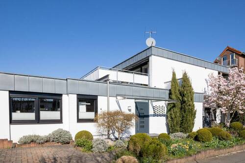 Seitenansicht - 7 Zimmer Einfamilienhaus zum Kaufen in Korschenbroich / Kleinenbroich