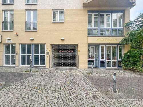 Ansicht von der Garageneinfahrt - Tiefgaragenstellplatz in beliebter Mitte-Lage am Weinbergspark