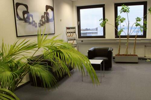 Empfang und Wartebereich - 