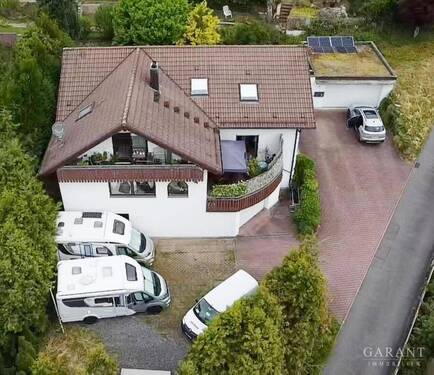 Gesamtansicht - ***Gepflegtes Zwei- bis Dreifamilienhaus in ruhiger Umgebung***