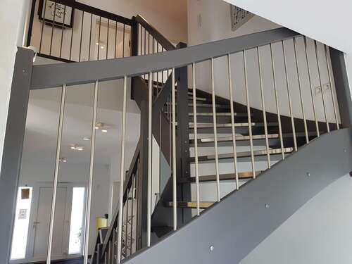 Innenansicht Treppe - 
