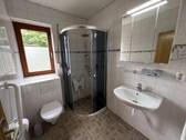 EG Gäste-WC mit Dusche.JPG - 