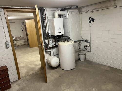 KG moderne Gas-Brennwert-Therme.JPG - 