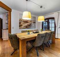 Traumhaus mit zwei WE - eine FeWo und eine Dauerwohnung. Sauna, Garten und Stellplätze. - Borkum