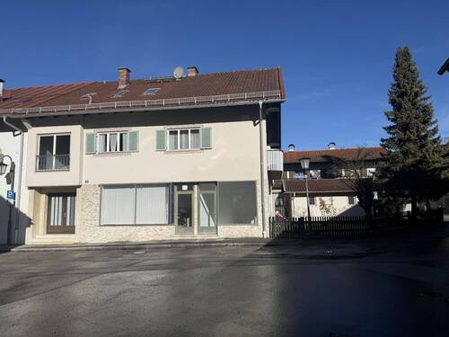 Hausansicht - Mehrfamilienhaus, Wohnhaus mit 185,00 m&sup2; in Oberammergau zum Kaufen