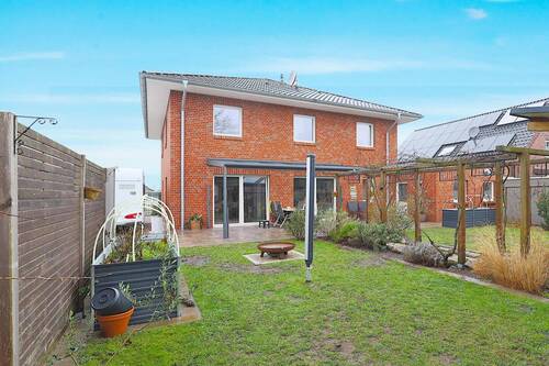 Ansicht aus dem Garten - Familienfreundliches und modernes Wohnhaus in ruhiger Lage von Vreden Ammeloe