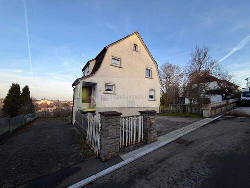 Ansicht / Weitblick - Freistehendes Wohnhaus in ruhiger Aussichtslage von Donaueschingen mit Garten zur Nutzung als Ein- oder Zweifamilienhaus mit ausgebauter Dachbühne !