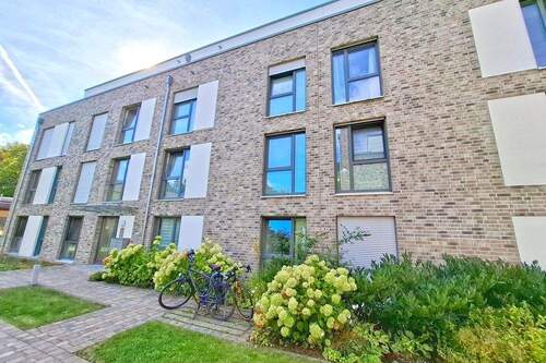 Hausansicht - 2 Zimmer Etagenwohnung zur Miete in Hamburg