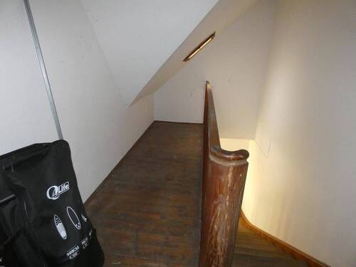 Treppenhaus - 1 Zimmer Mehrfamilienhaus, Wohnhaus zum Kaufen in Neustadt