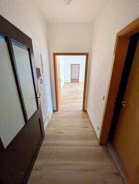 Flur - Etagenwohnung mit 58,90 m&sup2; in Chemnitz zur Miete