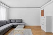 geräumiges Wohnzimmer - 2 Zimmer Etagenwohnung in Kornwestheim