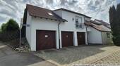Gepflegtes Dreifamilienhaus - Besondere Immobilie! Sehr gepflegte 4-Zimmer-Maisonette-Wohnung mit Hobbyraum