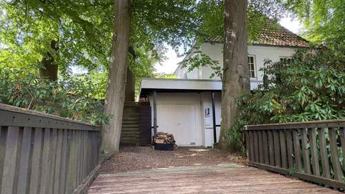 Auffahrt mit Brücke - 5 Zimmer Einfamilienhaus zum Kaufen in Bremen