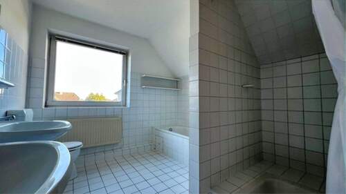 Vollbad im Dachgeschoss - 