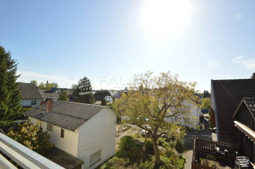 Blick von Balkon - 2 Zimmer Etagenwohnung zur Miete in Wiesbaden