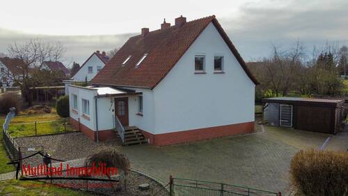 Hausansicht - Charmante Doppelhaushälfte in ruhiger Lage