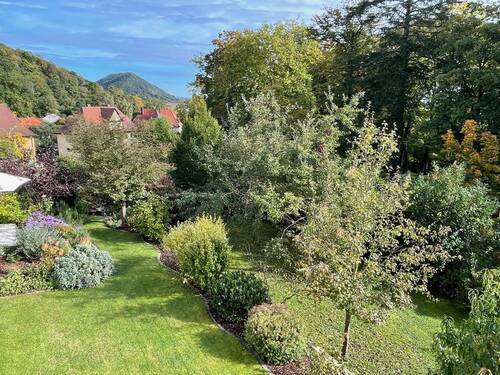 Fantastische Aussicht - Top-saniertes 1-2-Familienhaus mit herrlichem Garten und Panoramablick - freiwerdend