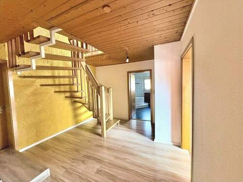 Flur und Treppenaufgang 1. DG - 