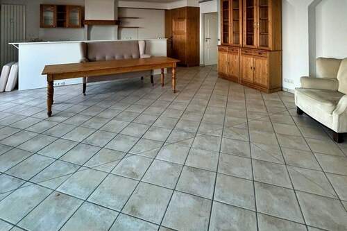 Blick in den Wohnraum - Etagenwohnung mit 98,00 m&sup2; in Grömitz zum Kaufen