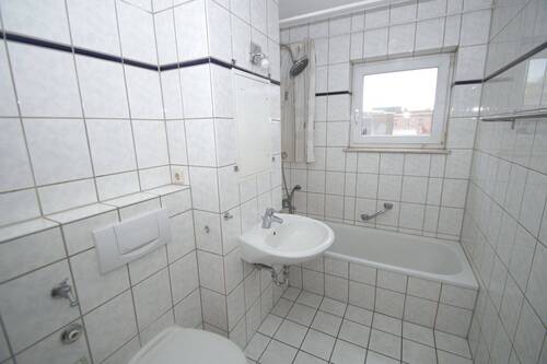 Referenz Bad - 3 Zimmer Etagenwohnung zum Kaufen in Leipzig