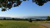 Blick auf die Berge, den Bodensee und Überlingen - Einmalige Aussicht über den Bodensee