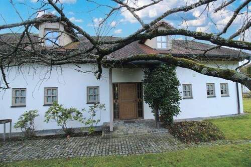 Außenansicht - Exklusives Architektenhaus in begehrter Villenlage von Aystetten