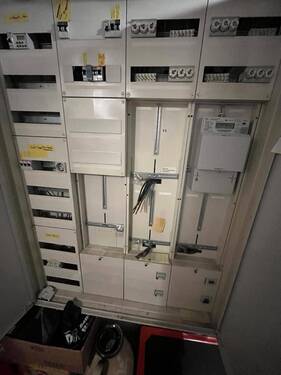 aufwendige Elektrik.jpg - 