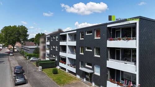 Frontansicht Haus 1+2 Dürwiß - Paketverkauf von 4 Wohnhäusern in guten Lagen von Eschweiler - 20 Wohneinheiten und 17 Garagen.