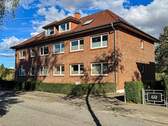 Gebäudeansicht - Kiel-Wik - gepflegte bezugsfreie 4-Zimmer ETW mit Balkon und Stellplatz