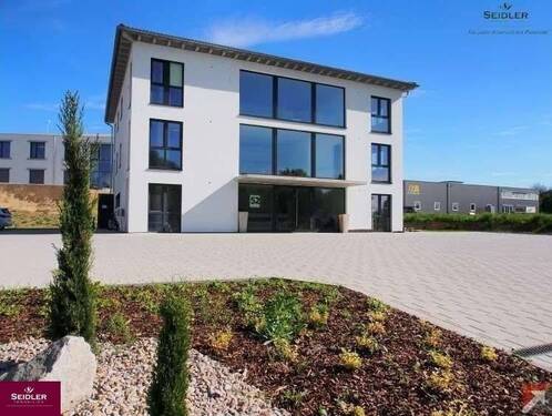 Aussenansicht - Mit Aussicht zum Erfolg. - 2.475,00 EUR Kaltmiete,