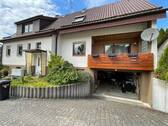 Vorderansicht Haus mit Garage - 