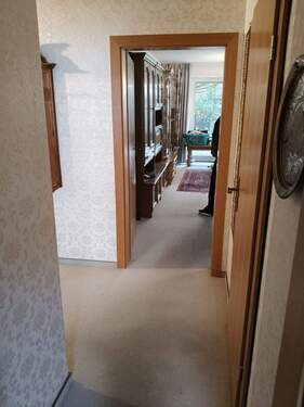 Blick von Küche Richtung Wohnzimmer - 