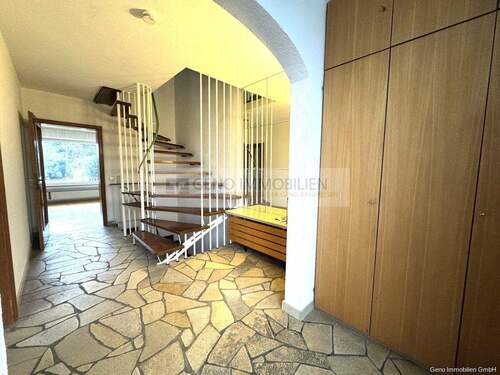 Flur EG - 5 Zimmer Reihenmittelhaus in Hattingen