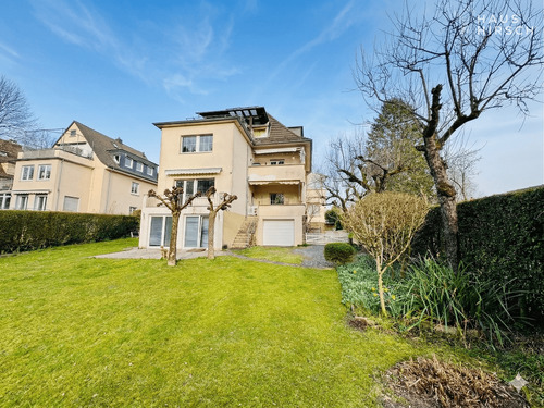 Hausansicht hinten mit Garage - 