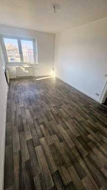 Wohnzimmer - 3 Zimmer Etagenwohnung zur Miete in Leipzig