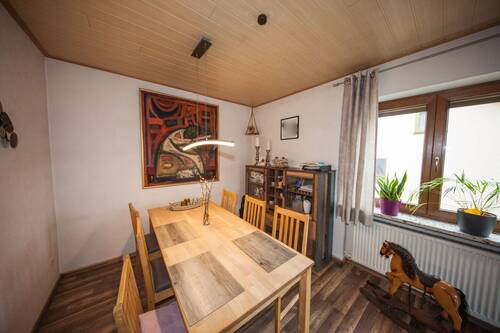 7.jpg - 9 Zimmer Einfamilienhaus in Meeder